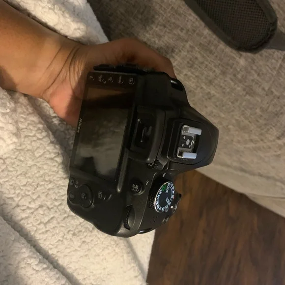 Nikon 3300 camera for sell to capture all you life 